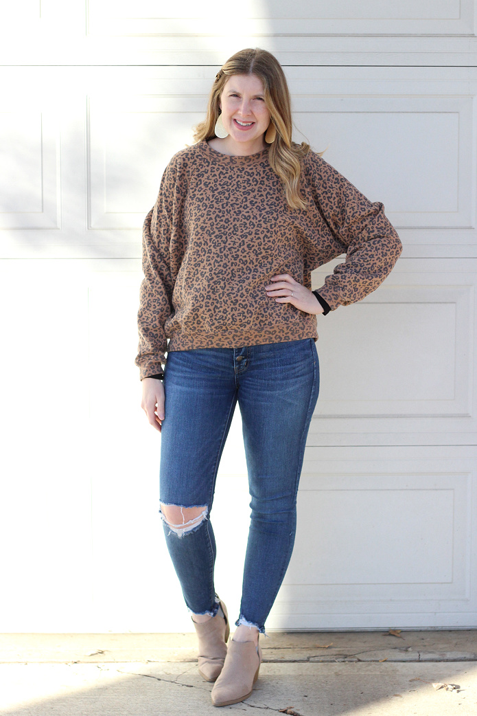 how to style a sweatshirt (and not look sloppy) | shealennon.com